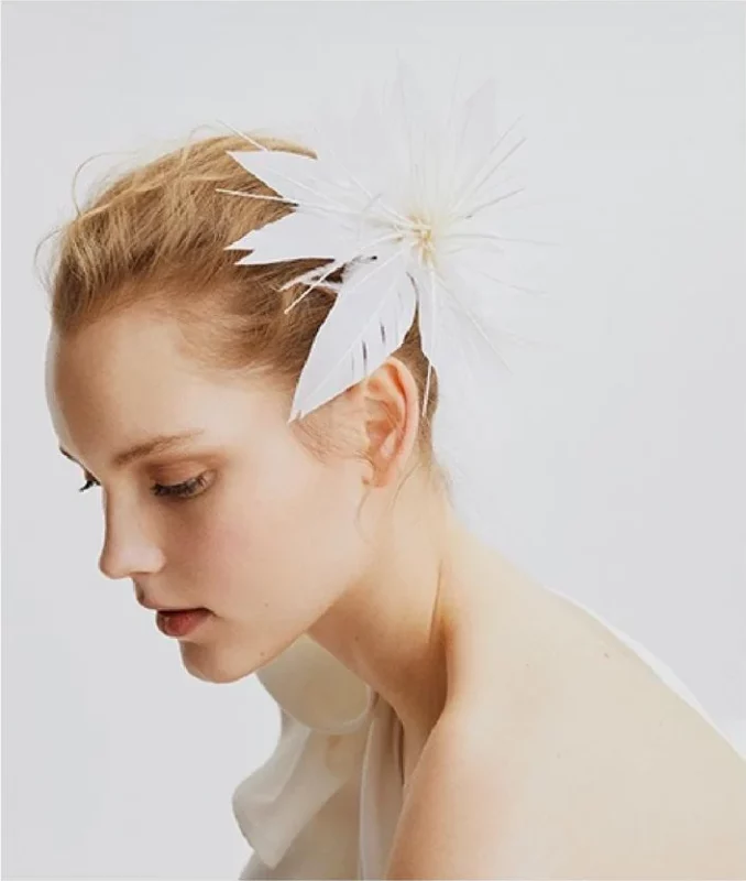 Vakko-White-Line-Gelin-Bridal-Tuylu-Sac-Aksesuari-Eli-Peacock-Hair-Accessory-Vualet-Feather